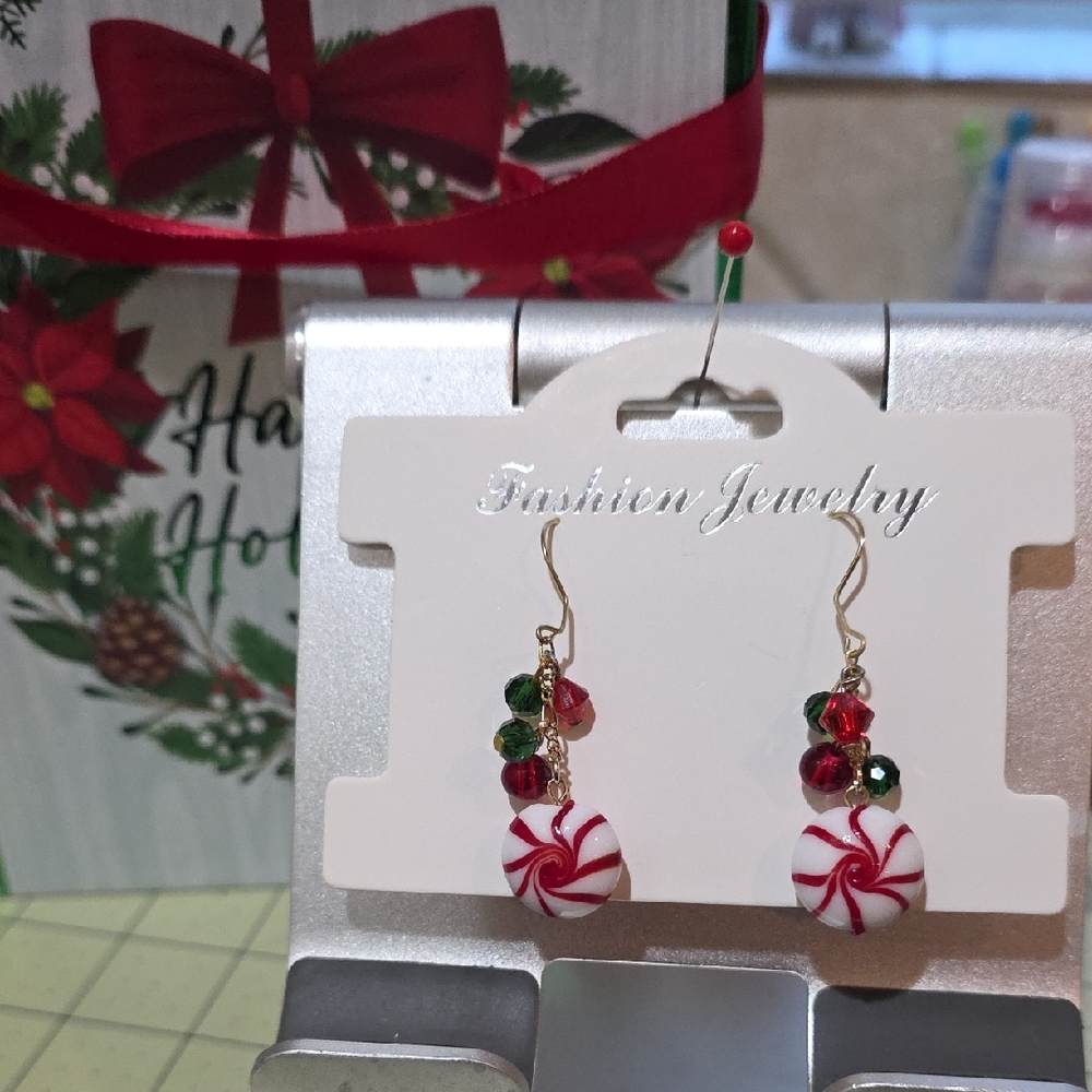 Fashion Jewelry Festive Red and Green Earrings
